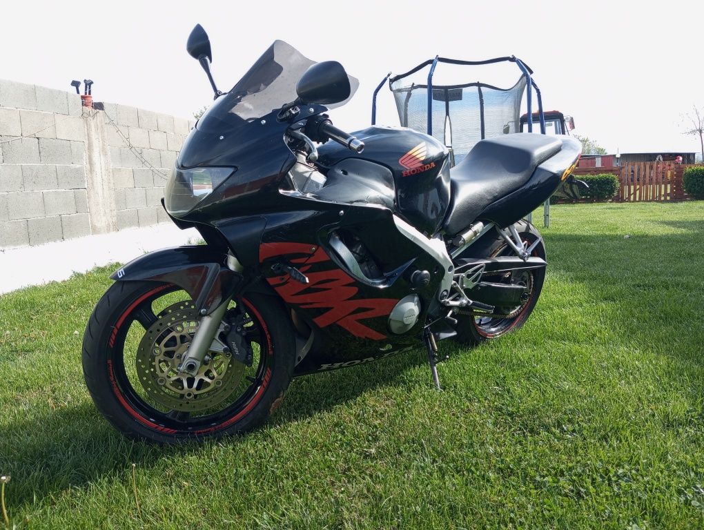 Honda cbr 600 f4