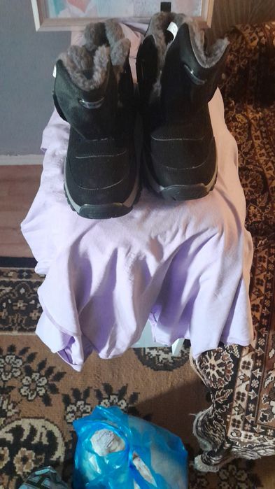 Продам зимнюю обувь