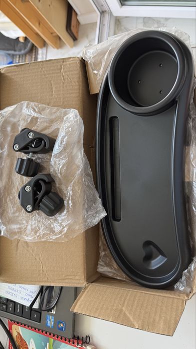 Съемный столик для коляски