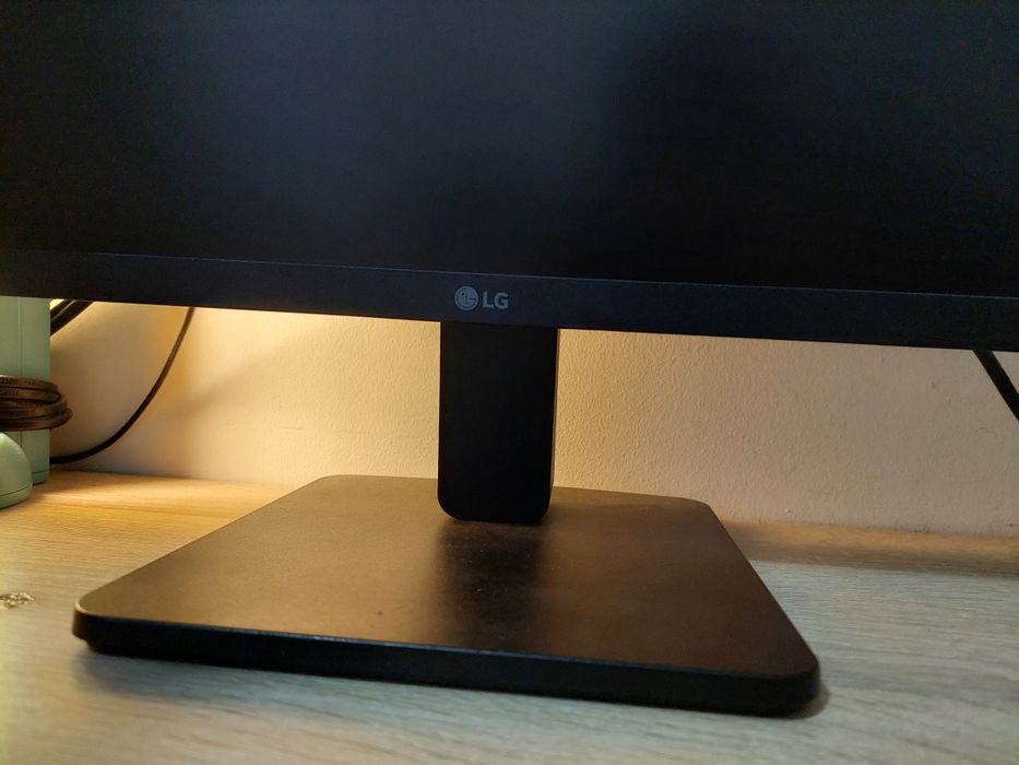 Munitor LG 23,8 inch 100Hz