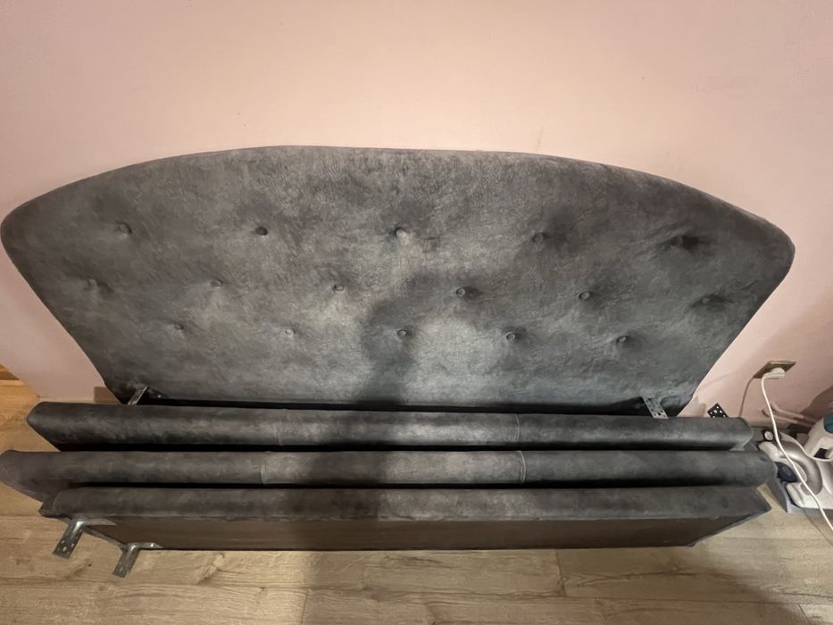 Vand pat tapitat catifea gri facut