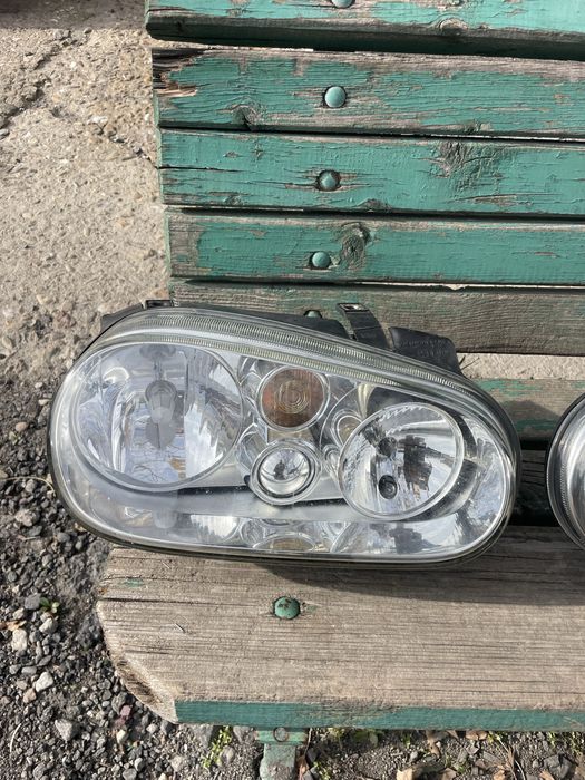Оригинални фарове от фолксваген голф 4