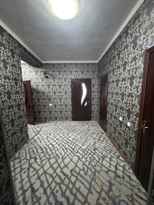 Sogdiana Femiliy park ro'parasida 3 xonali uy sotiladi