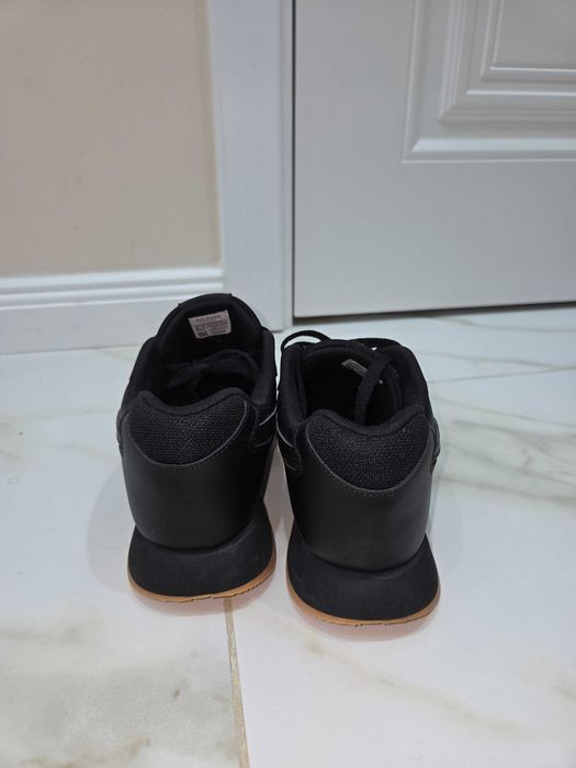 Продается кроссовки