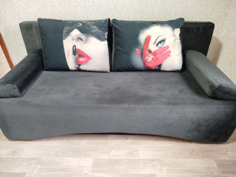 Диван раскладной в отличном состоянии