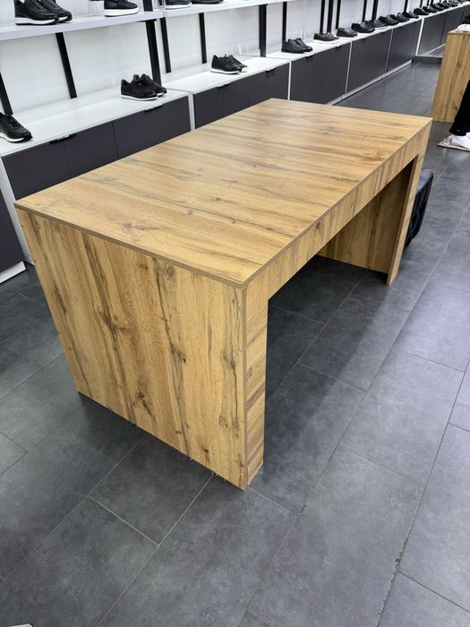 Продаётся стильный стол из ДСП 2 штук