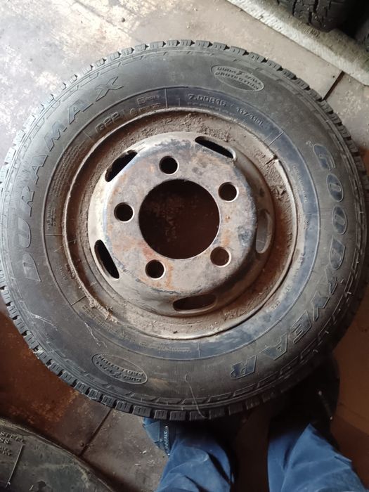 Запаска покришка дисками