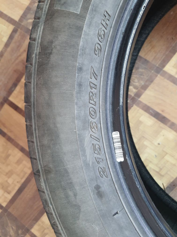 Шина бу 215/60R17