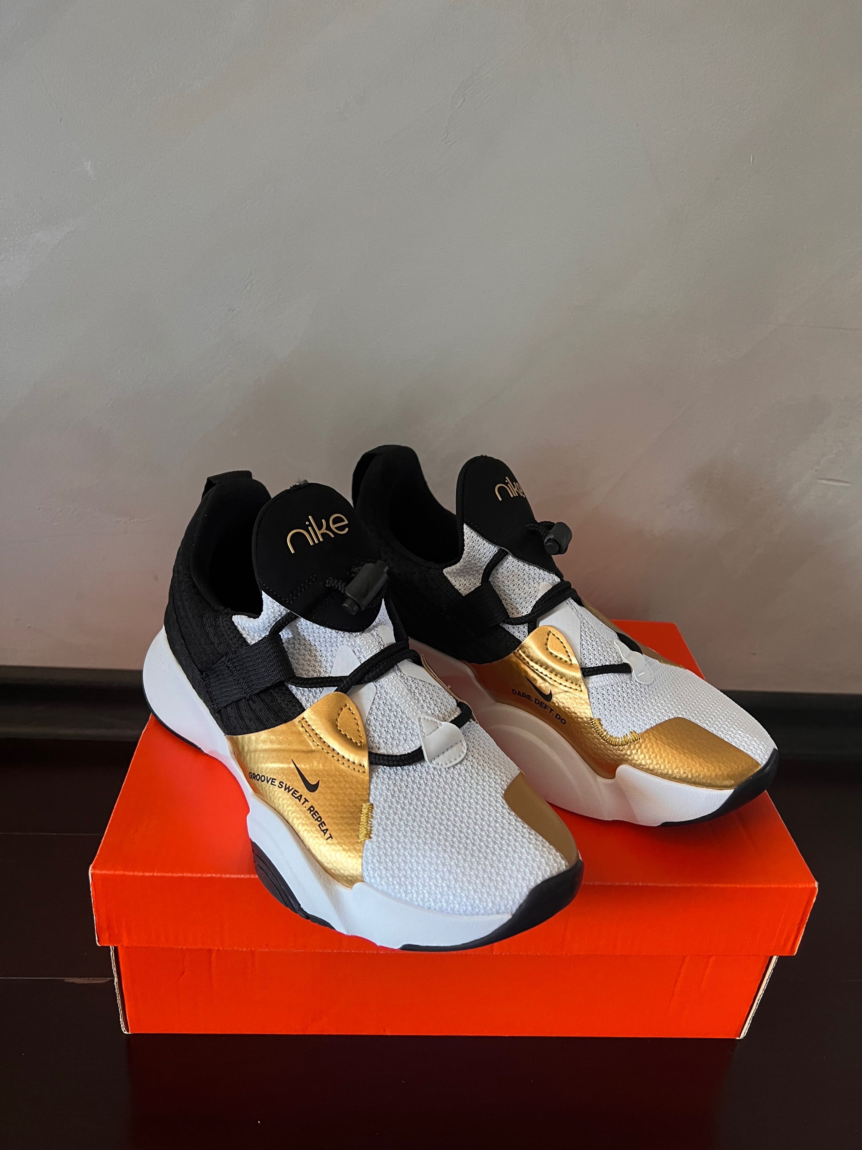 Спортни дамски маратонки Nike SuperRep Groove Shoes