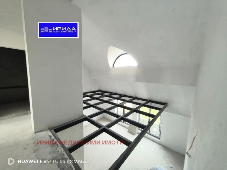 Тристаен апартамент в Бъкстон с АКТ 16!