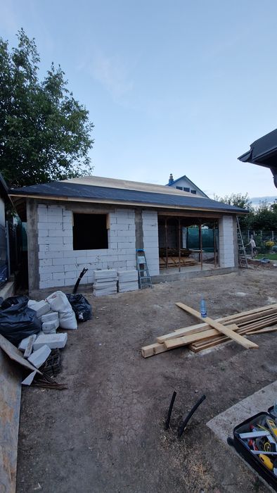 Execut tot ce ține de construcție lucrări mari și mici beciuri,garduri