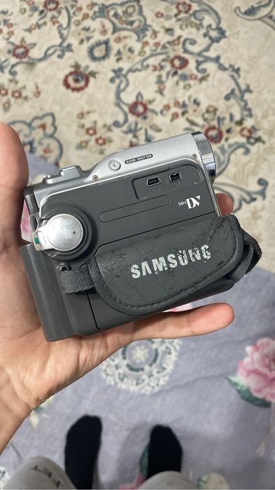 Камера модель хз но рабочая рарядки с собой нету