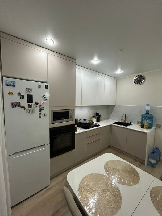 Сдам 2 комнатную квартиру,Валиханова 1/3, Айти школа