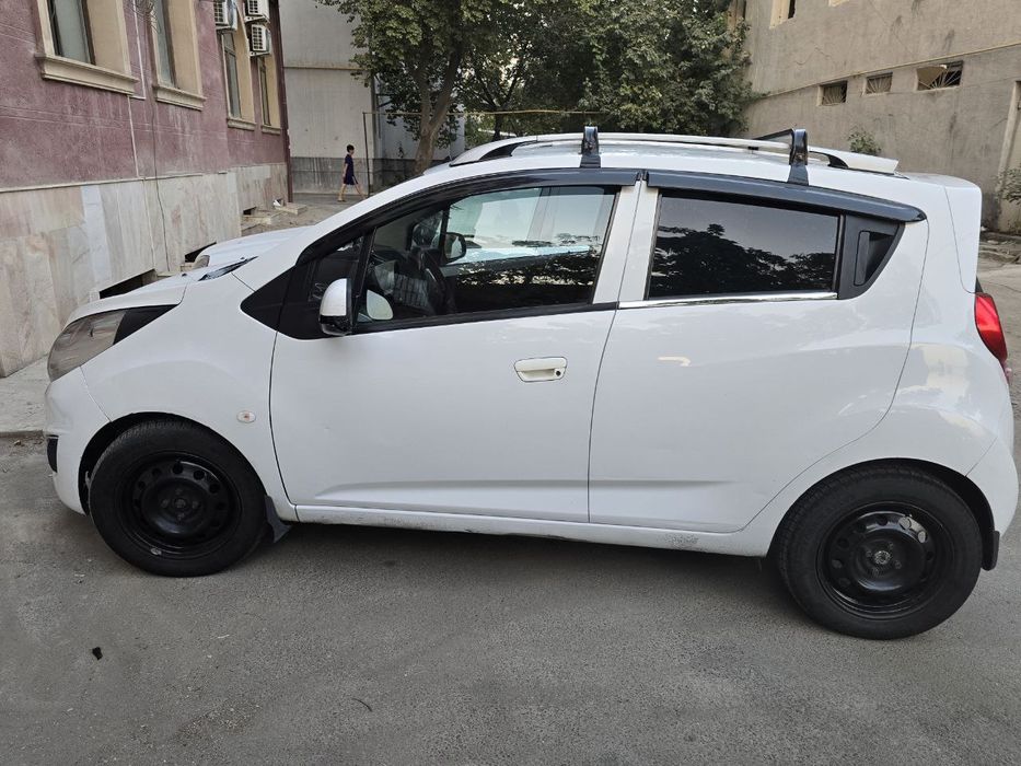 Продам Спарк 1 матор 2 позиция