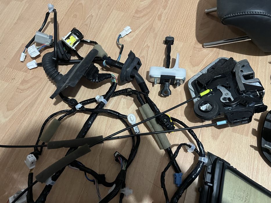 Части за Lexus is / Rc Xe30 2013/2020 250/200t/300h/300/350