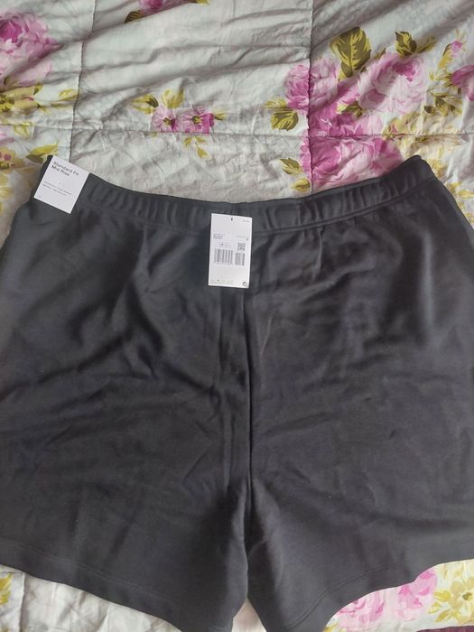 Дамски къси панталони Nike