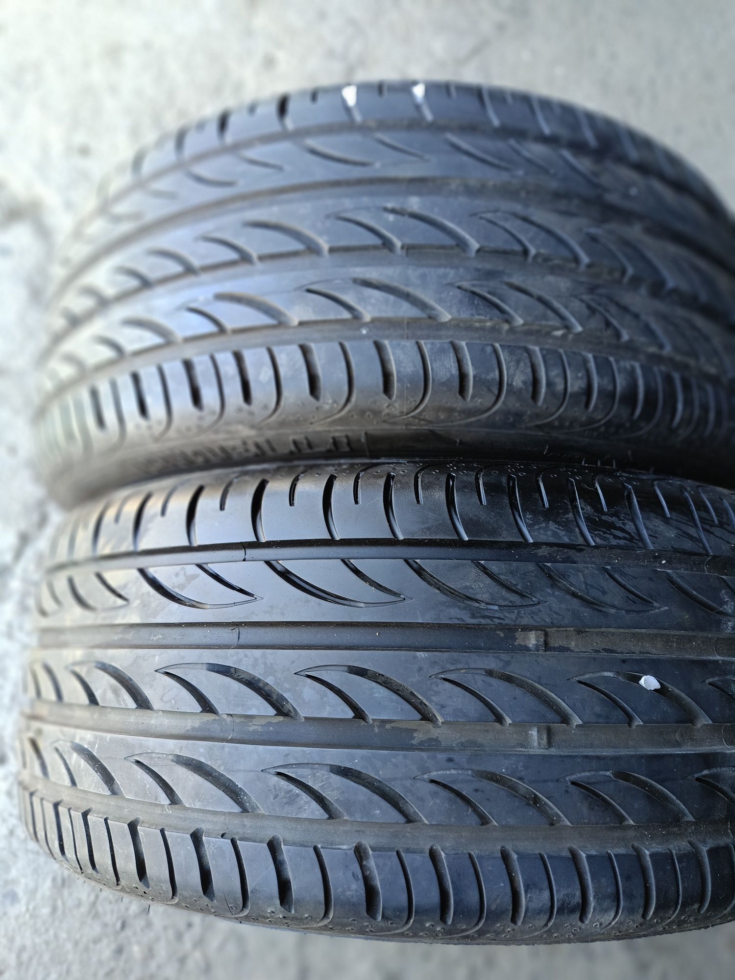 Летни гуми -17цола-215/40-1бр.-80лв."PIRELLI"-като нови