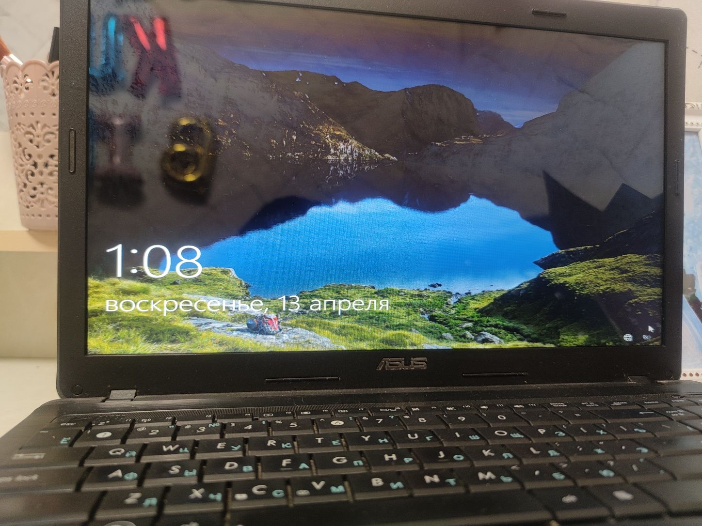 ASUS core i3 sotiladi