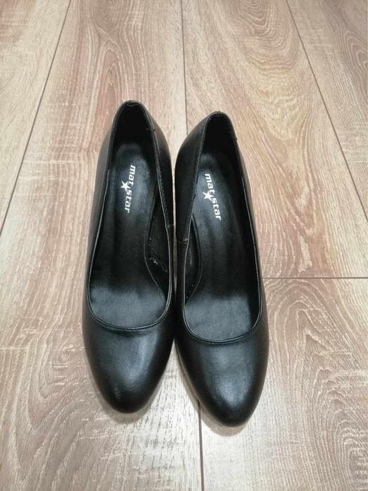 Черни дамски обувки на ток 36 размер