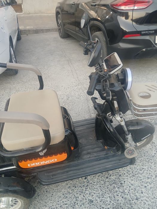 Электроскутер  3 колёсная