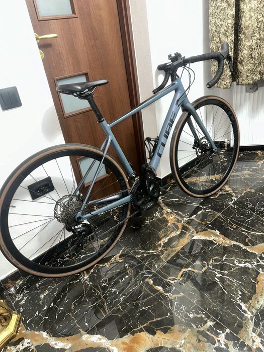 Bicicleta Cube axial race