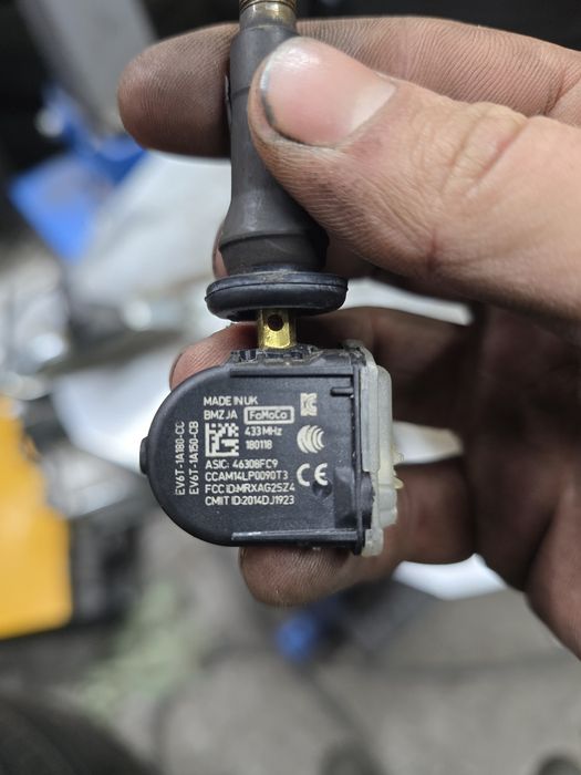 Датчици за налягането в гумите Ford, Volvo и др.