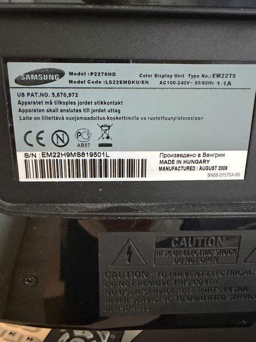 Монитор Samsung T24E390EW и Монитор 22" (55.88 cm) Samsung P2270HD