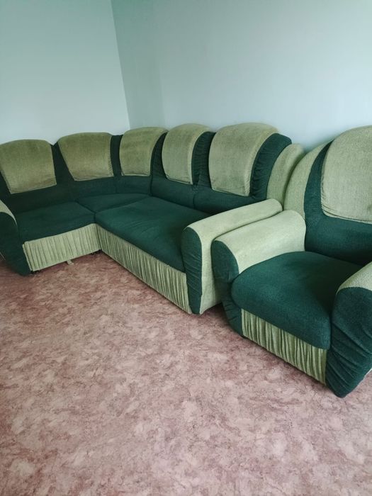 Угловой  диван с одним креслом