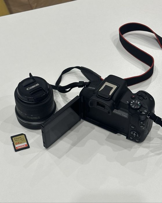Продам камеру CANON R50