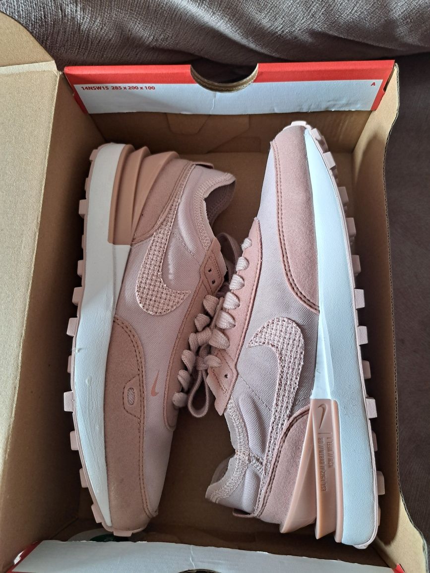 Nike Waffle One Ess DM706 600