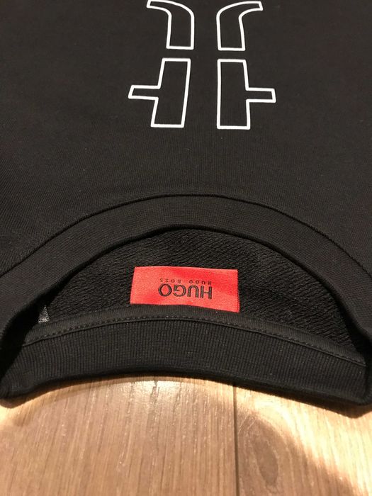 Hugo Boss, блуза, оригнална, черна Размери: M и L