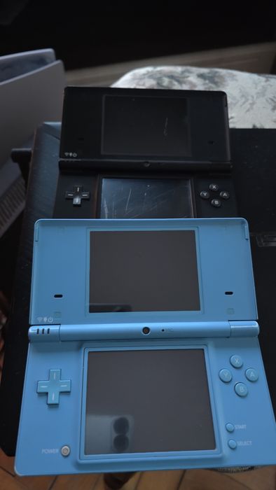 Vând 2 console nintendo ds I perfect funcționale modate !