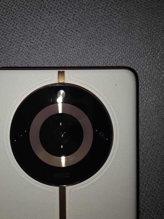 Телефон Realme 11 pro+