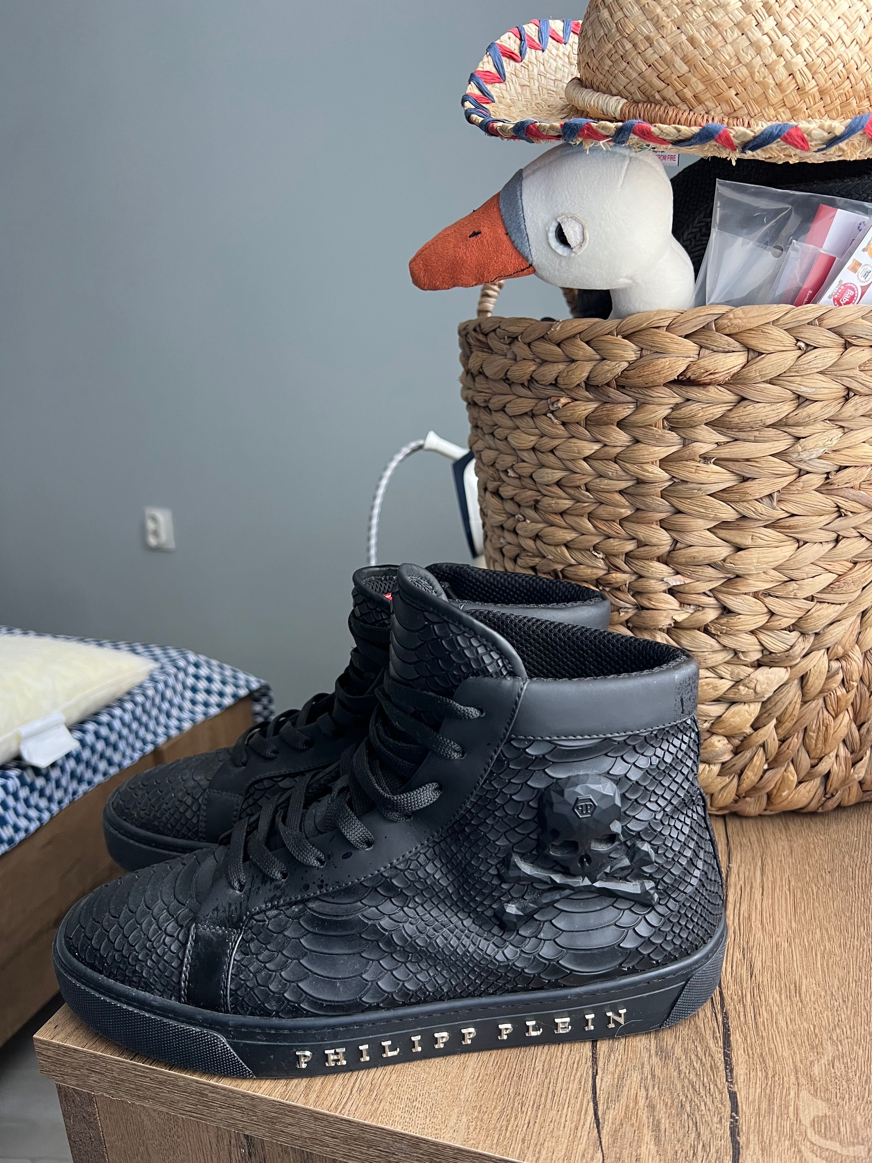 Не е реплика ! Обувки /кецове мъжки Philipp Plein