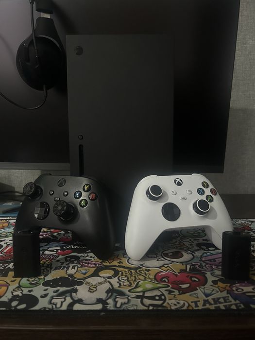 Xbox series X-идеальное состояние + Game pass Ultimate+полный комплект