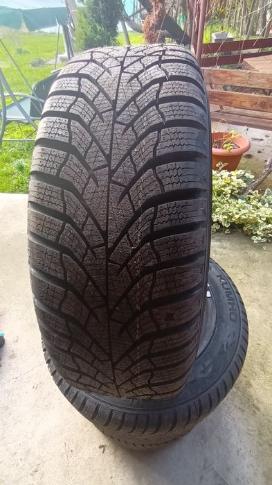 Чосто нови зимни гуми KUMHO с джанти 15 цола