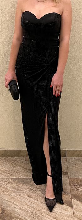 Rochie neagra cu crapatura