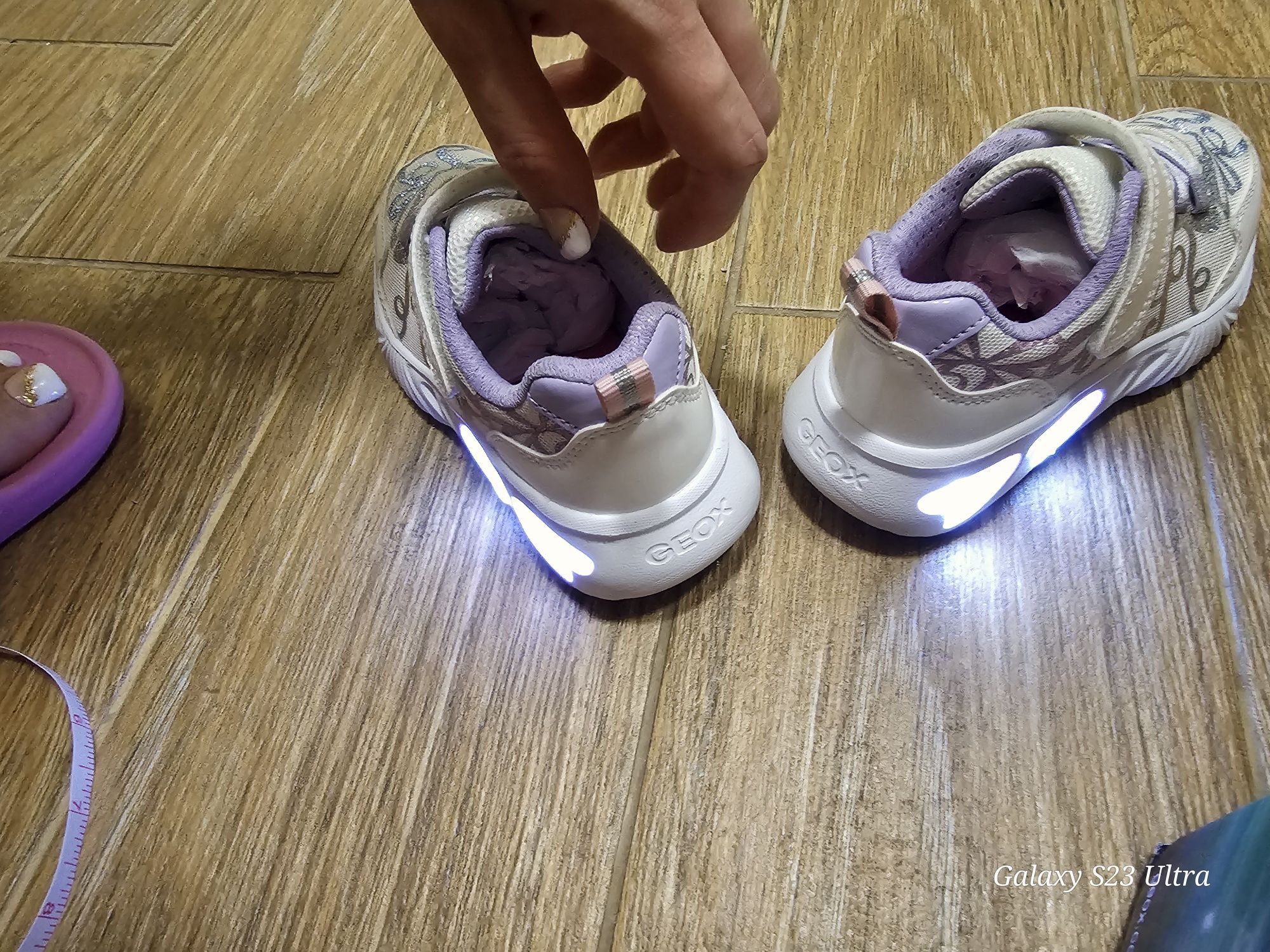 Детски маратонки Geox Lights