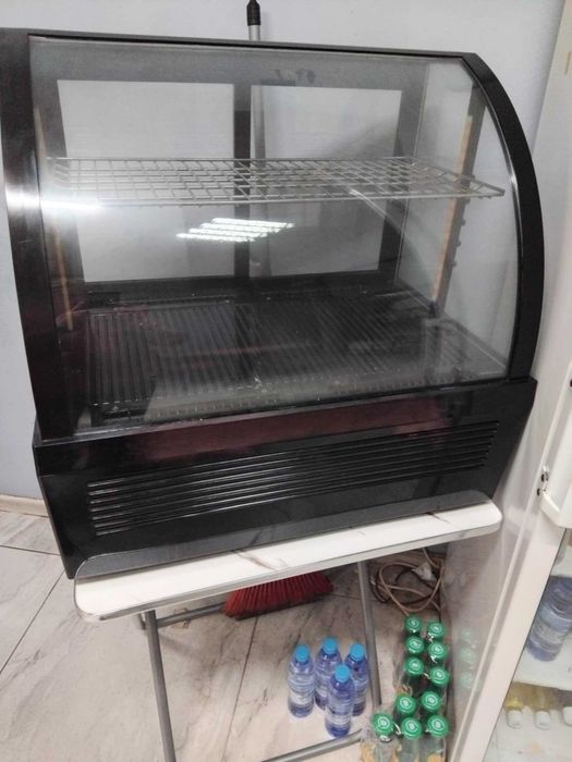 Хладилна витрина