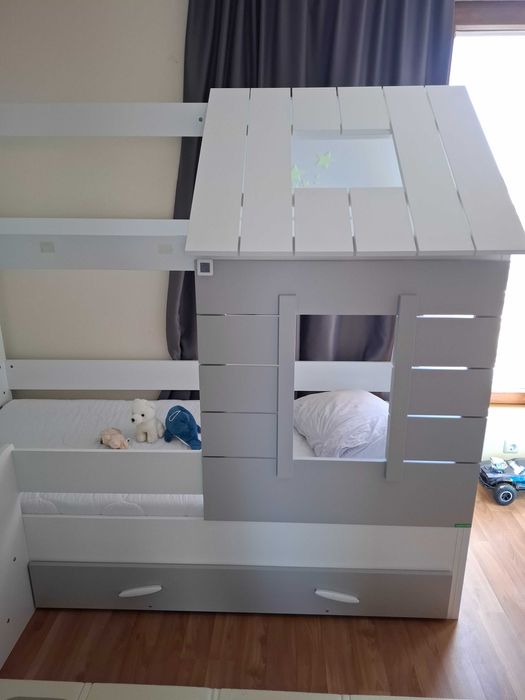 Детско легло къща + долен плъзгащ се шкаф