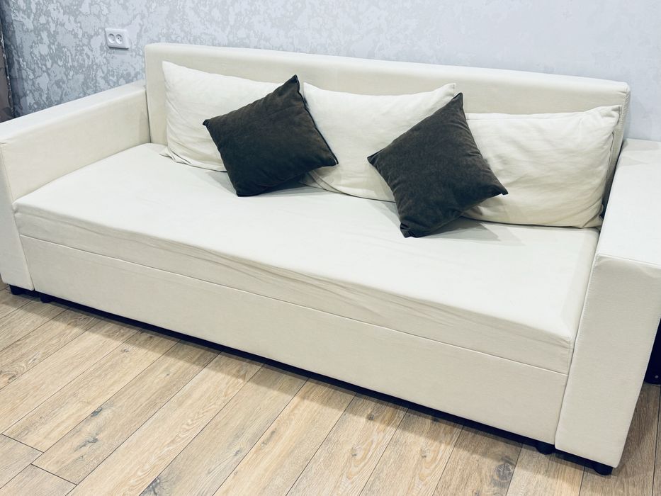 Продам почти новый диван