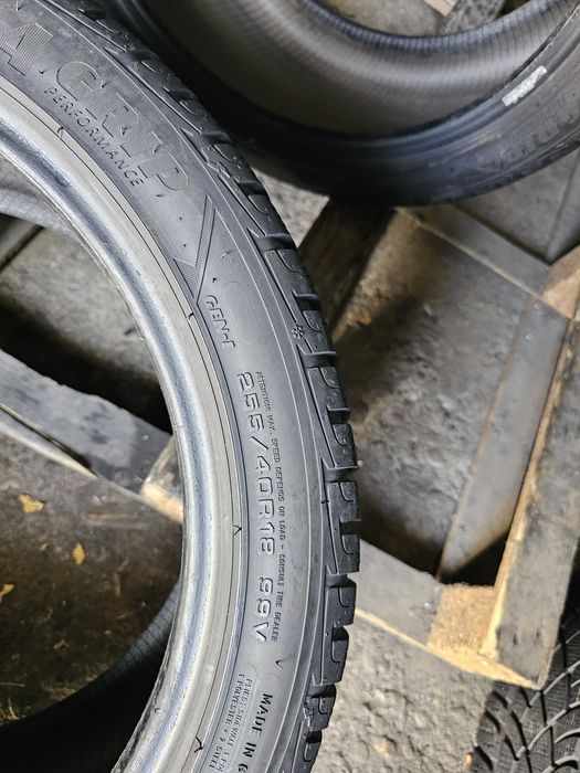 2 anvelope iarna 255 40 18 Goodyear