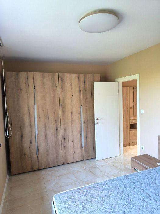 Двустаен апартамент в жк. Христо Смирненски