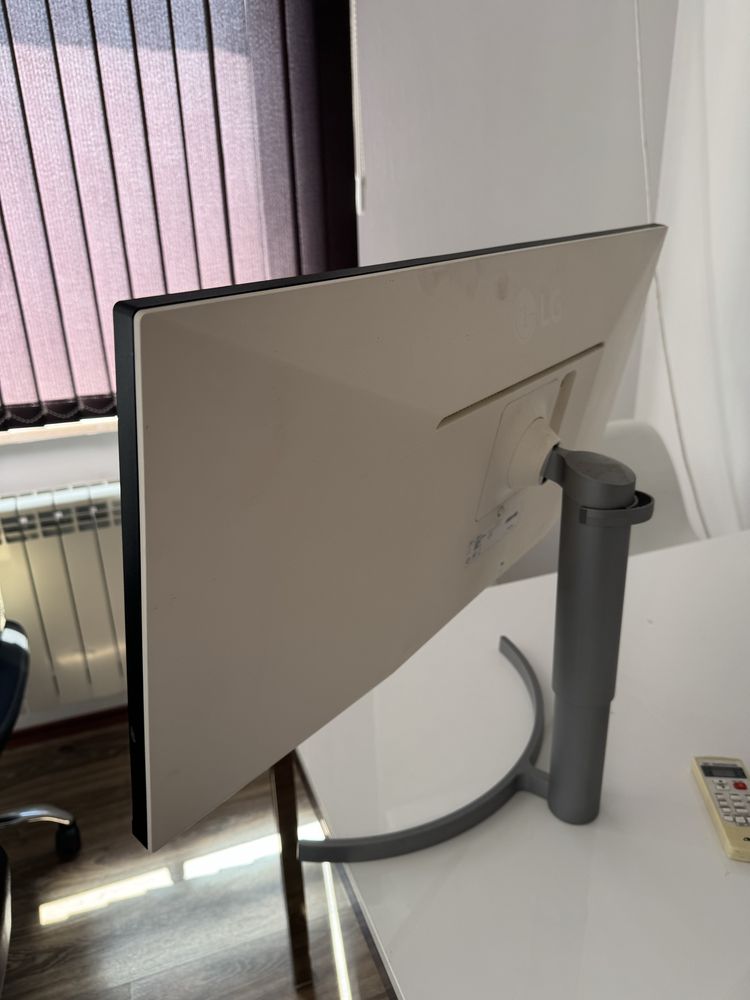 Монитори LG 34, Asus24, Packerd Bell24