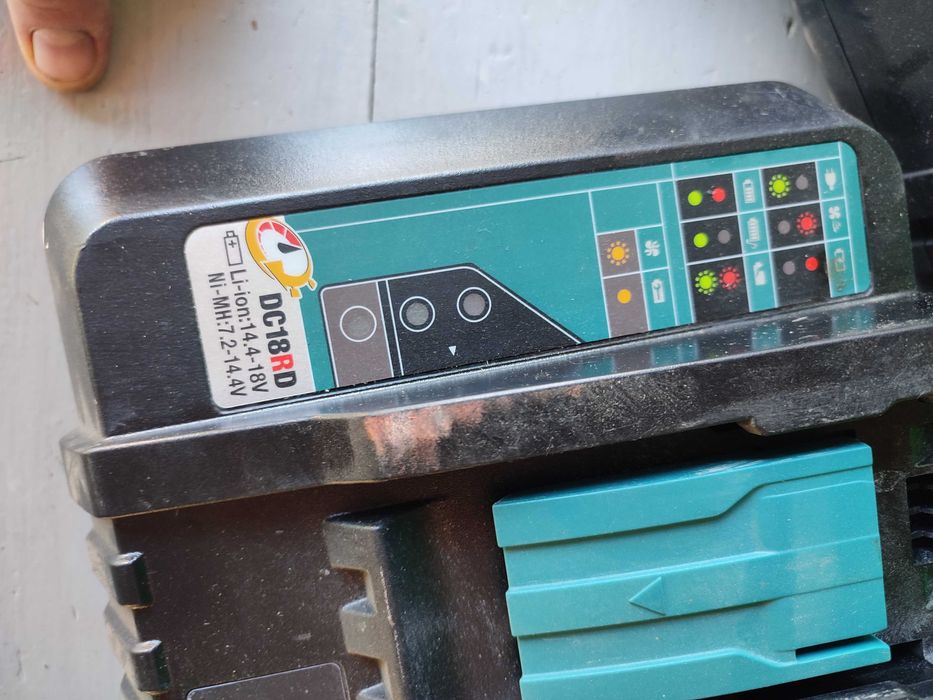 Makita DC18RD charger incarcator sursa baterie 10.8V 12V 14.4V 18V 9A