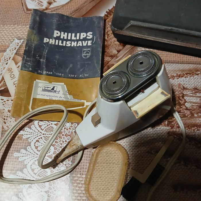 Продавам електрическа самобръсначка