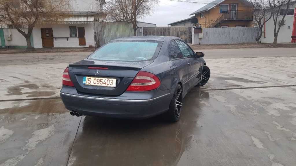 Dezmembrez dezmembrari Mercedes Clk w209 an 2005 motor 2.7 OM612