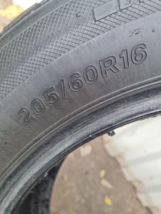 2 Anvelope de iarna *205/60R16*Lassa*LICHIDARE STOC*75 Lei Buc*