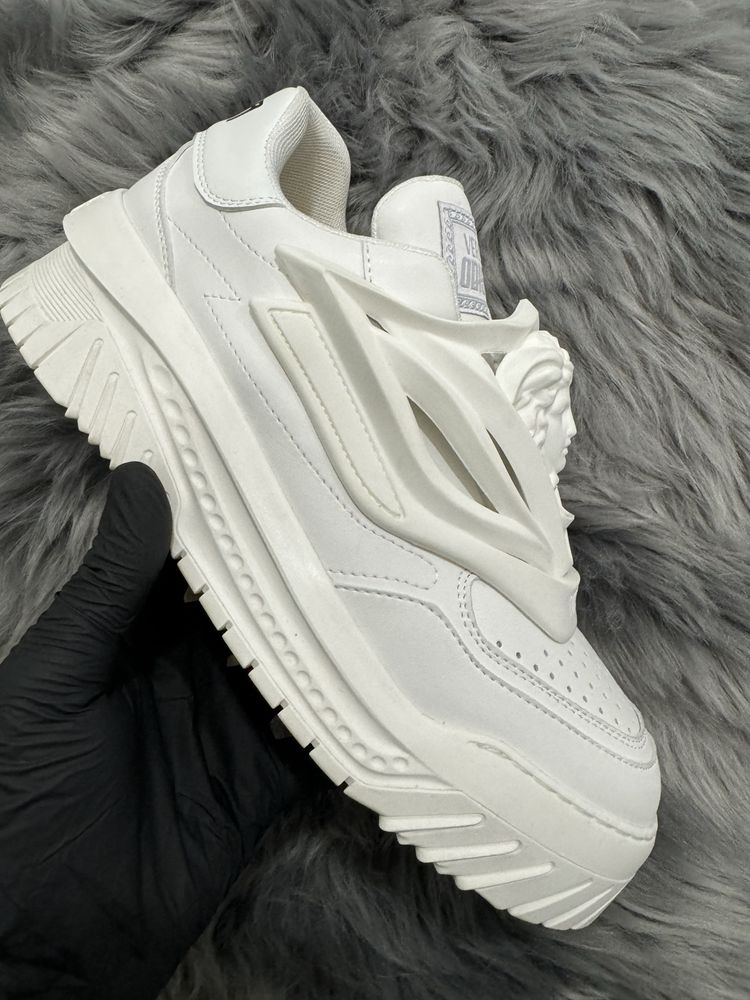 36-46 Versace Odissea White