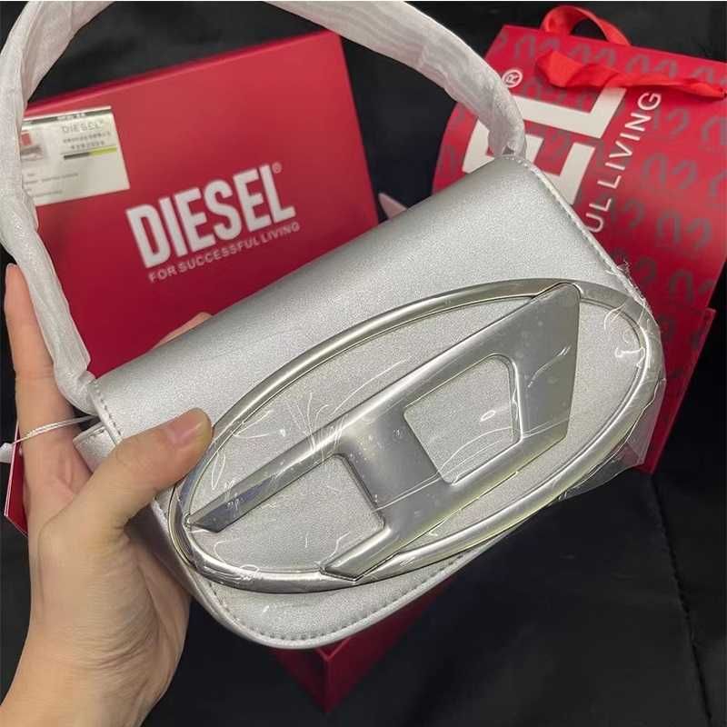 Diesel
Кожена чанта 1DR с лого